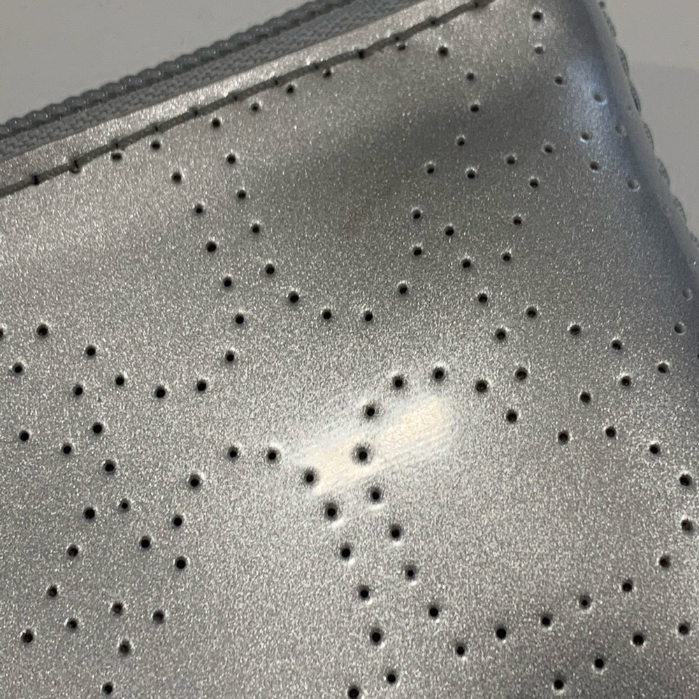 Kate Spade Little Shiloh Metro Silver Perforated Cosmetic Makeup Pouch Clutch - Picture 11 of 13